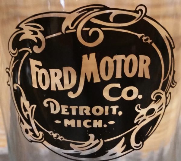 Ford Motor Company Vintage Logo Pint Glass - Image 2